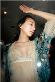 美女被吸乳